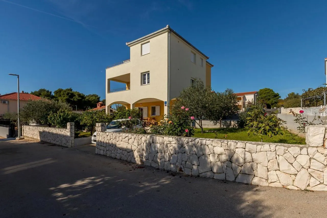 Apart Sa Terasom 250M Od Plaze,Parking,Wi Fi,Rostilj Trogir
