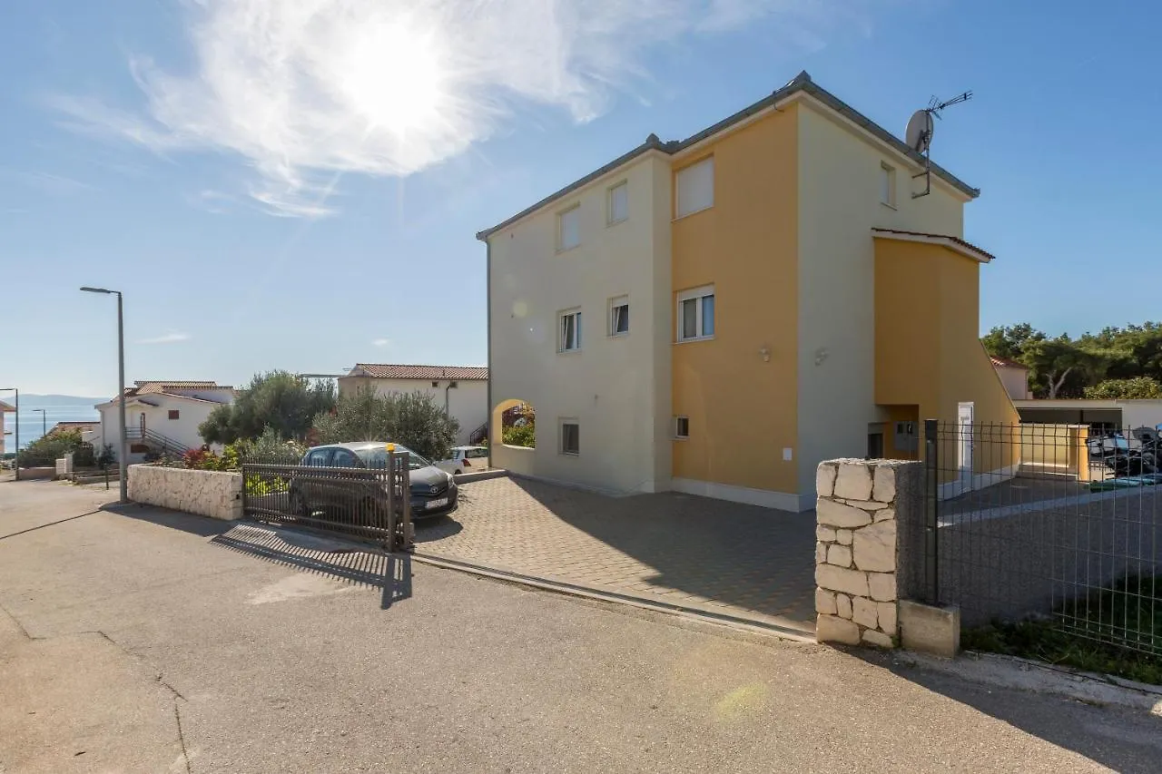 Apartment Apart Sa Terasom 250M Od Plaze,Parking,Wi Fi,Rostilj Trogir Croatia