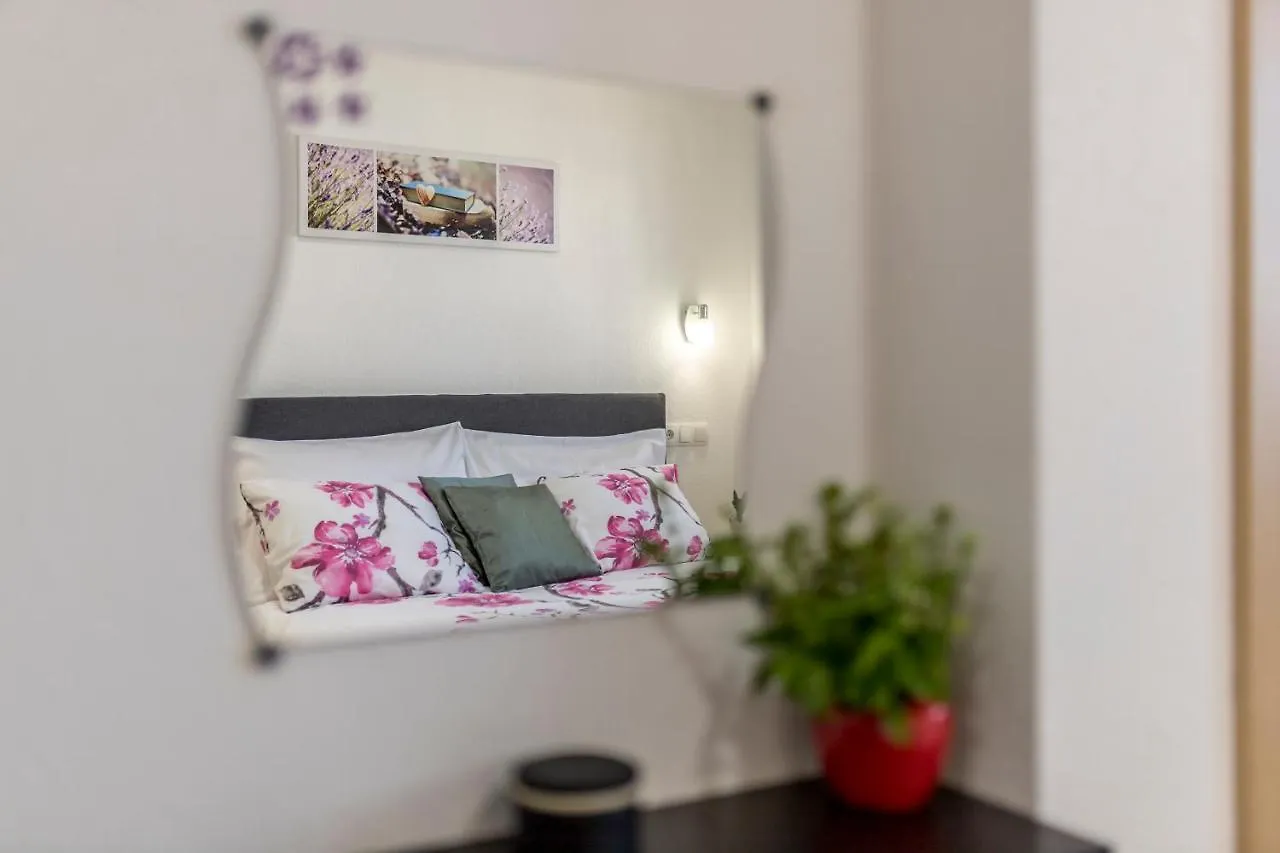 Apartment Apart Sa Terasom 250M Od Plaze,Parking,Wi Fi,Rostilj Trogir