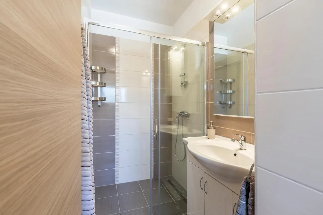 Apart Sa Terasom 250M Od Plaze,Parking,Wi Fi,Rostilj Trogir Apartment