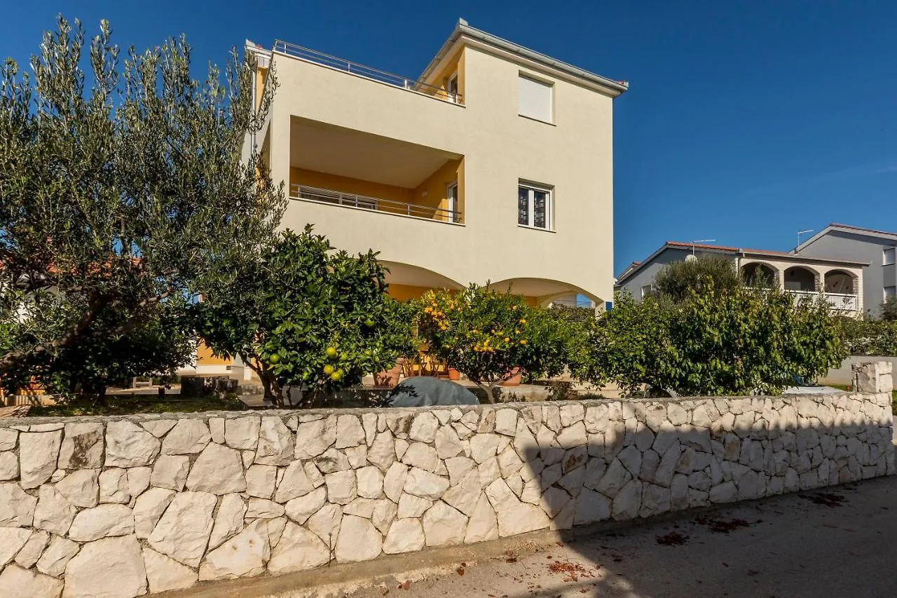 Apart Sa Terasom 250M Od Plaze,Parking,Wi Fi,Rostilj Trogir 0*,  Croatia