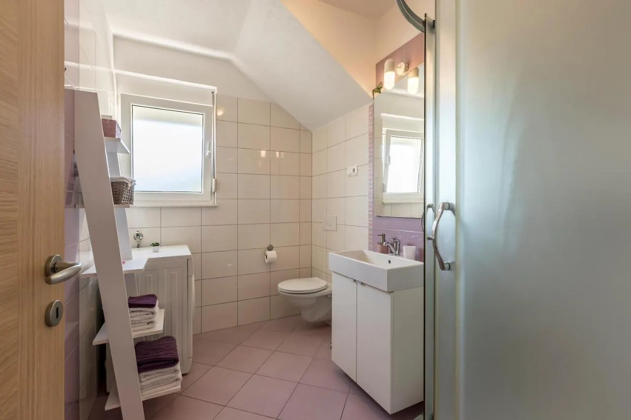 Apart Sa Terasom 250M Od Plaze,Parking,Wi Fi,Rostilj Trogir