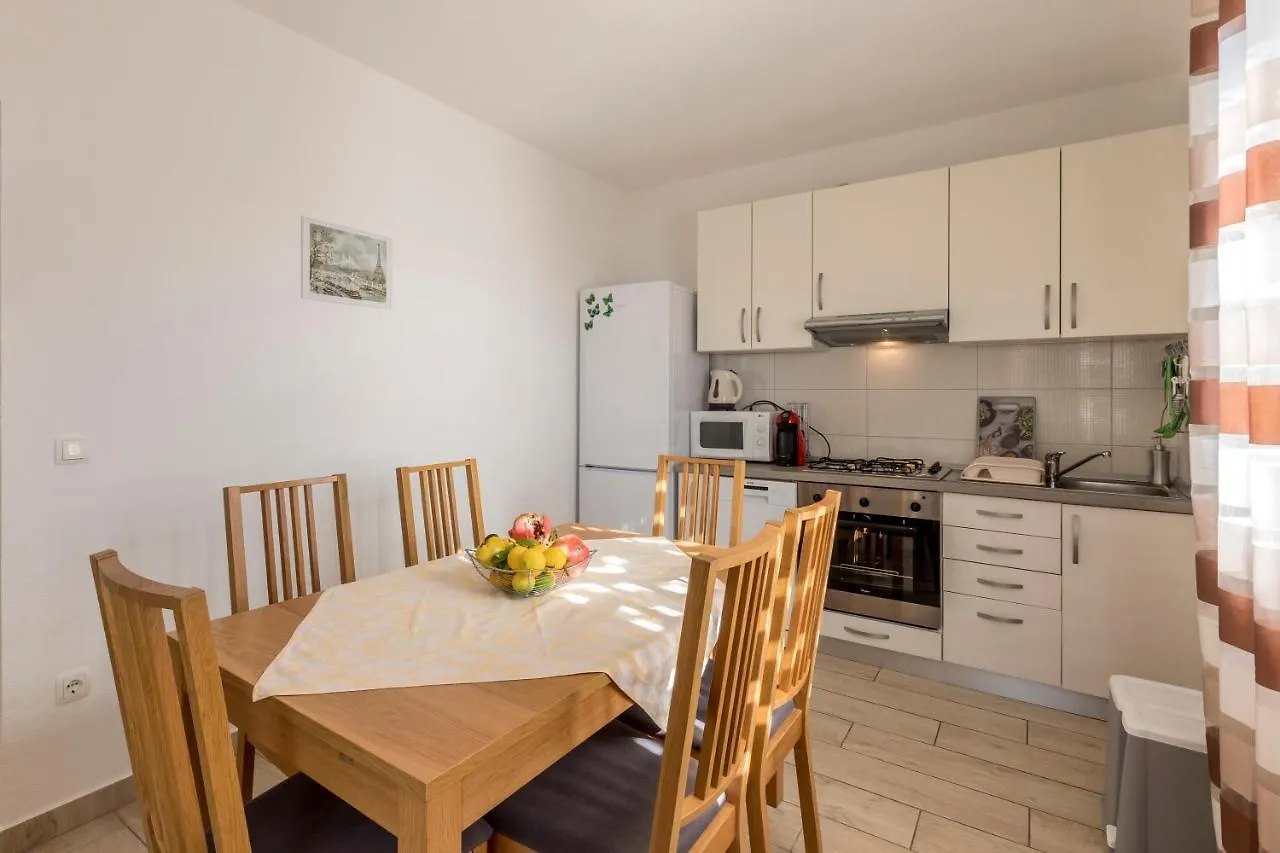 Apart Sa Terasom 250M Od Plaze,Parking,Wi Fi,Rostilj Trogir