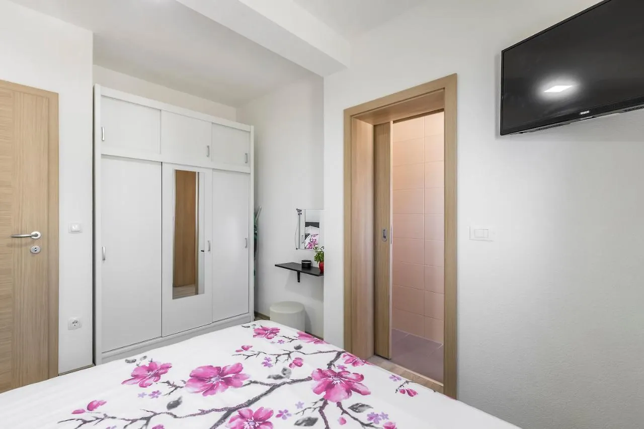Apart Sa Terasom 250M Od Plaze,Parking,Wi Fi,Rostilj Trogir