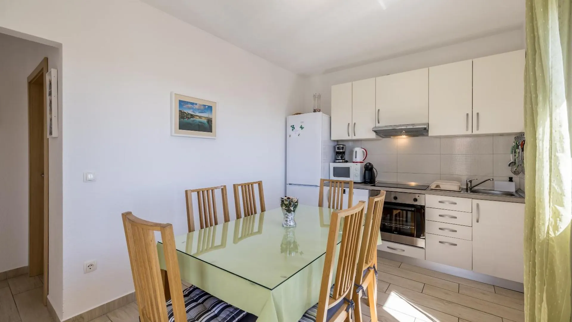 Apartment Apart Sa Terasom 250M Od Plaze,Parking,Wi Fi,Rostilj Trogir Croatia