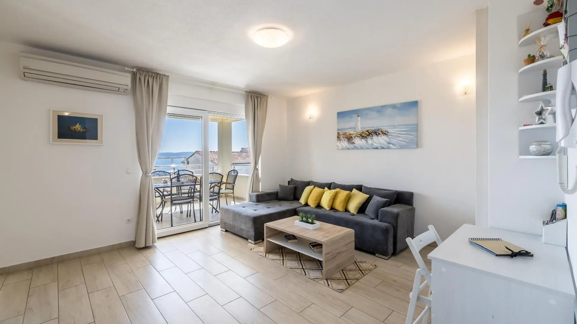 Apartment Apart Sa Terasom 250M Od Plaze,Parking,Wi Fi,Rostilj Trogir