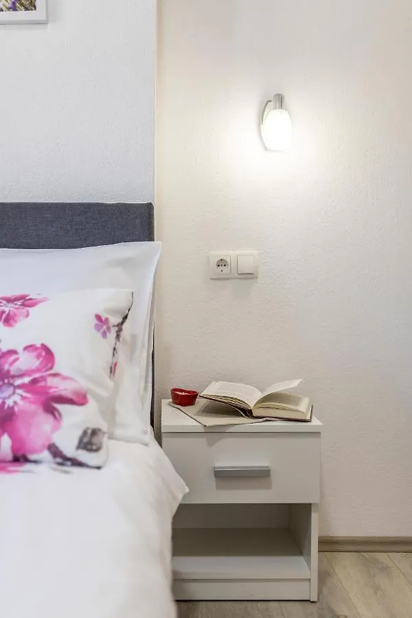 Apartment Apart Sa Terasom 250M Od Plaze,Parking,Wi Fi,Rostilj Trogir