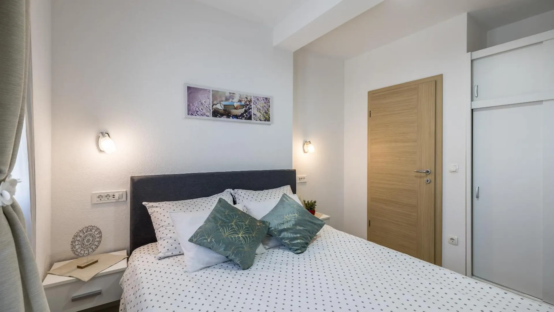 Apartment Apart Sa Terasom 250M Od Plaze,Parking,Wi Fi,Rostilj Trogir