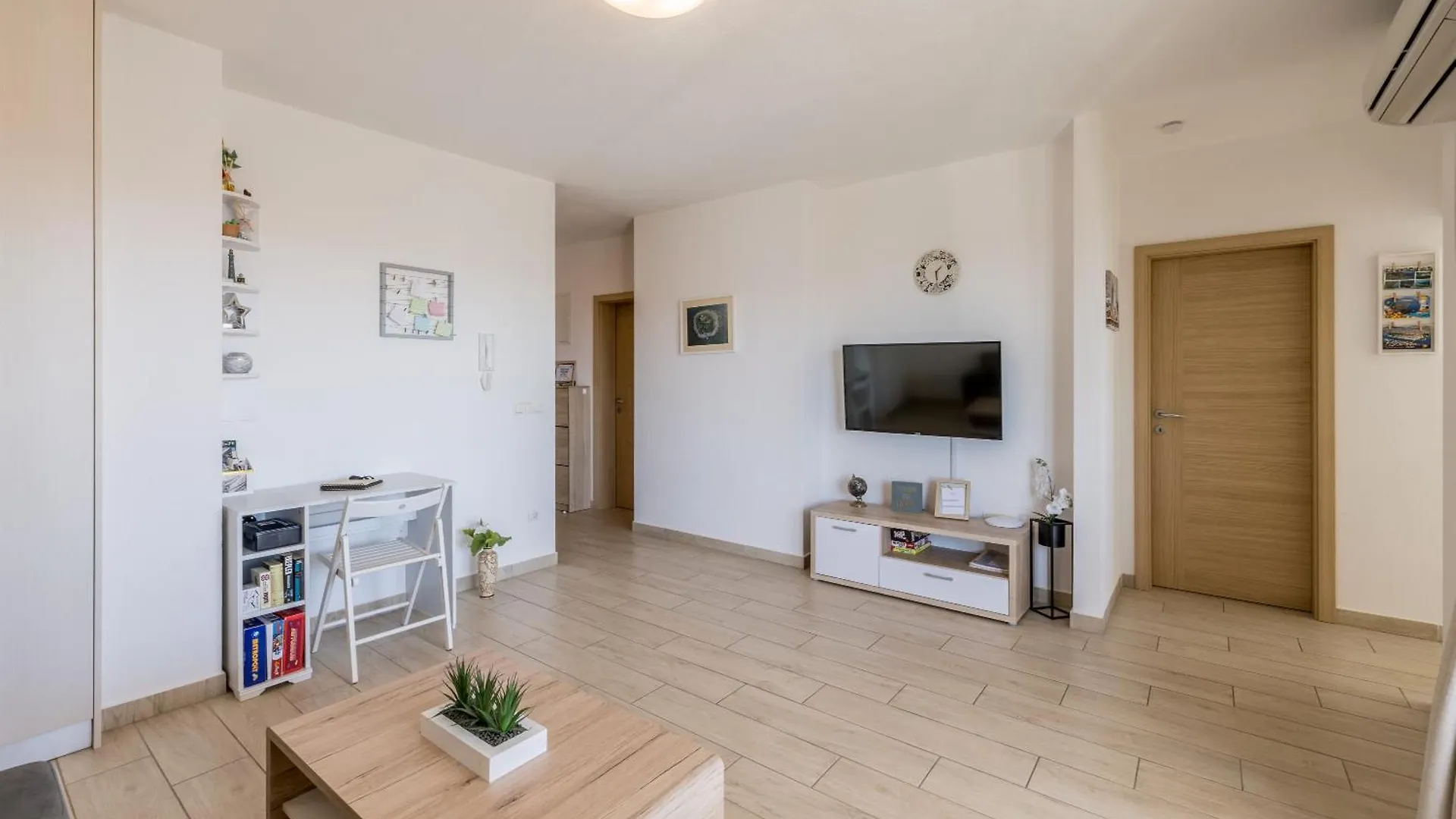Apart Sa Terasom 250M Od Plaze,Parking,Wi Fi,Rostilj Trogir