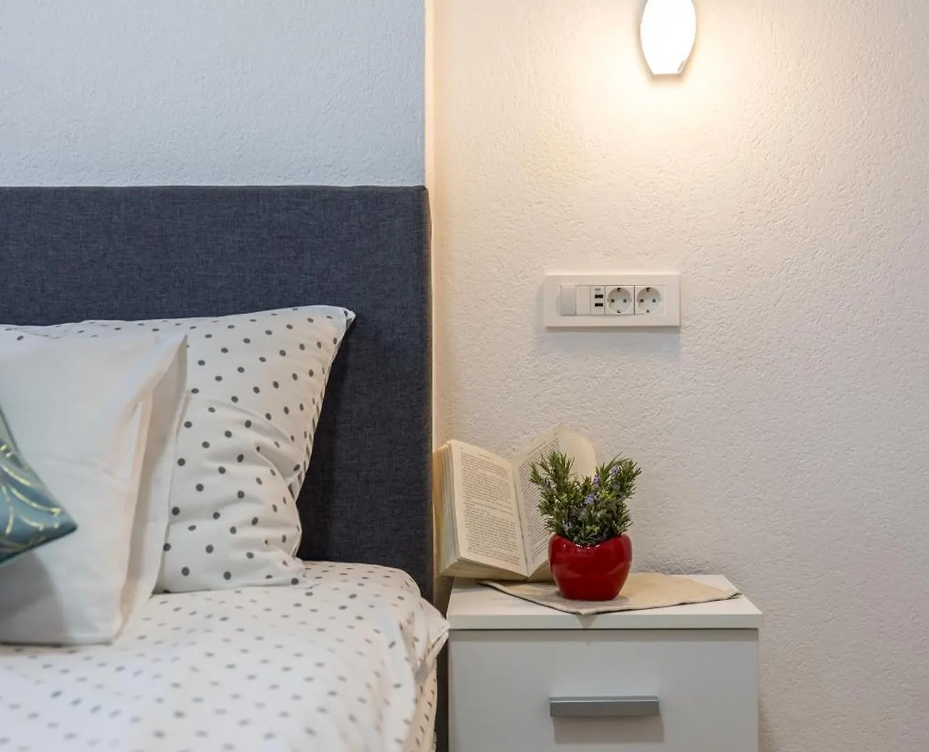 Apart Sa Terasom 250M Od Plaze,Parking,Wi Fi,Rostilj Trogir 0*,
